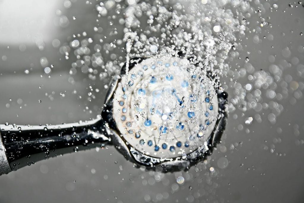 Conoce los beneficios de ducharse con agua fría. Foto referencial.