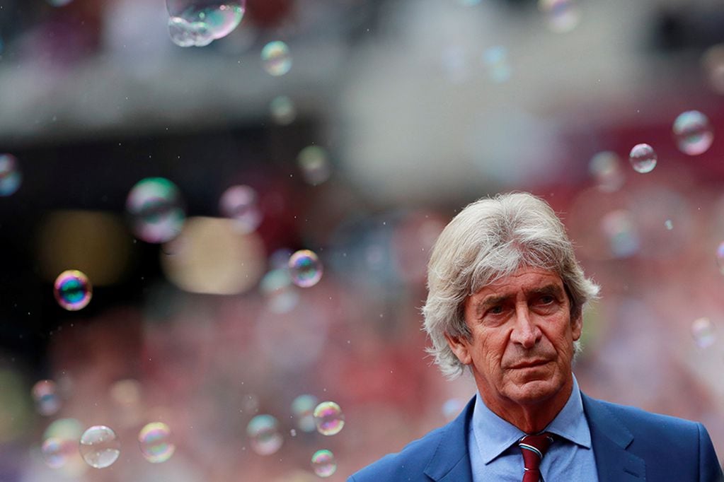 Soccer Football - Premier League - West Ham United v Manchester United - London Stadium, London, Britain - September 22, 2019  West Ham United manager Manuel Pellegrini before the match  Action Images via Reuters/Andrew Couldridge  EDITORIAL USE ONLY. No use with unauthorized audio, video, data, fixture lists, club/league logos or "live" services. Online in-match use limited to 75 images, no video emulation. No use in betting, games or single club/league/player publications.  Please contact your account representative for further details.