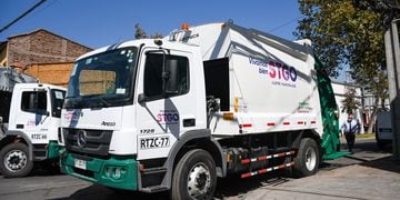 Nuevos camiones recolectores de basura en Santiago