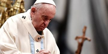 Revelan primeras fotografías de Papa Francisco tras su operación