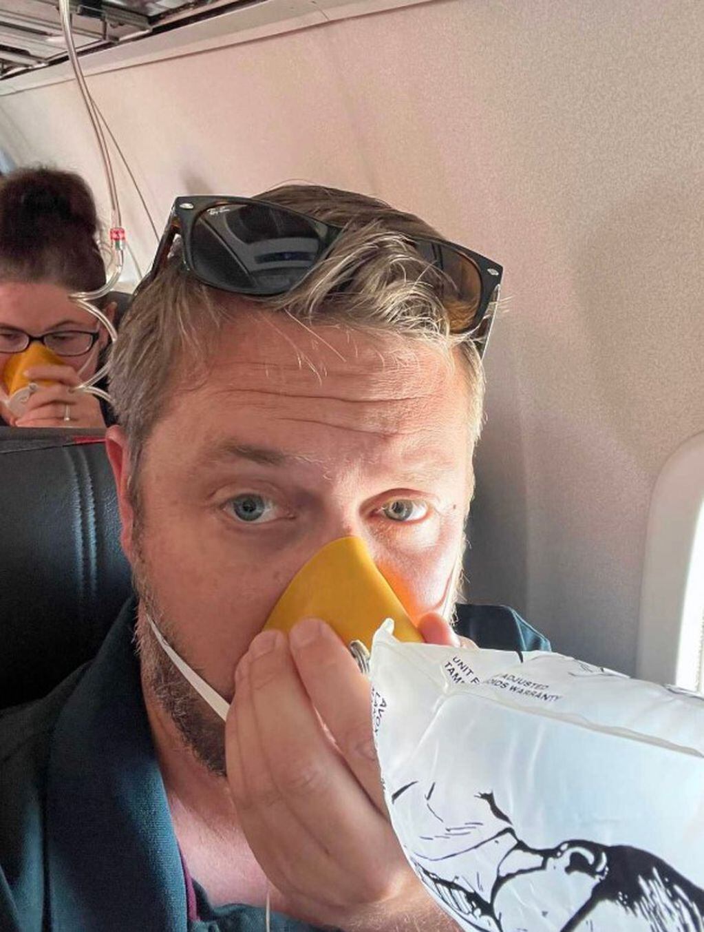 Harrison Hove se sacó una selfie luego de la feroz caída del avión.