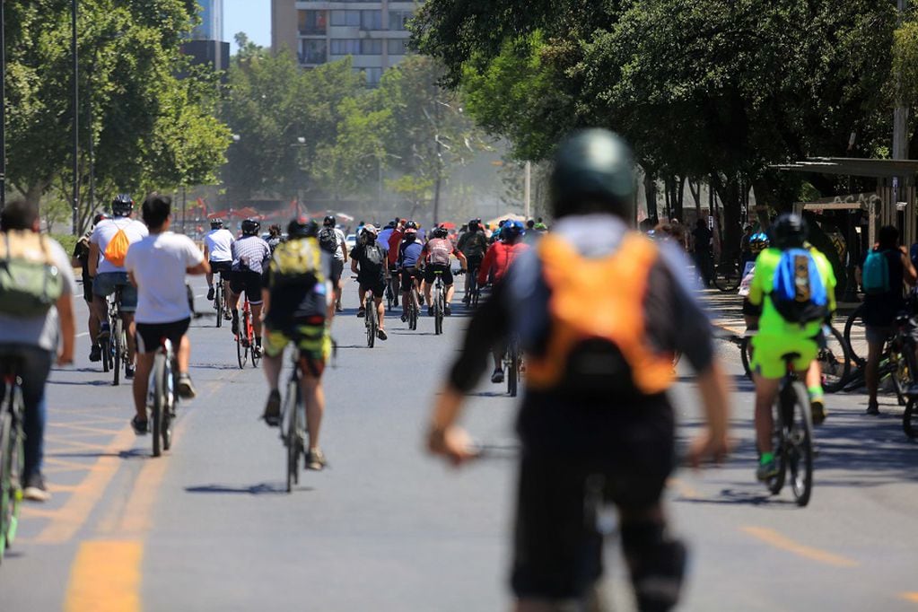 10 de Noviembre del 2019/SANTIAGO

Ciclistas por santiago llegan a Plaza Italia

Fotos: Jose Francisco Zuñiga/ Agencia Uno