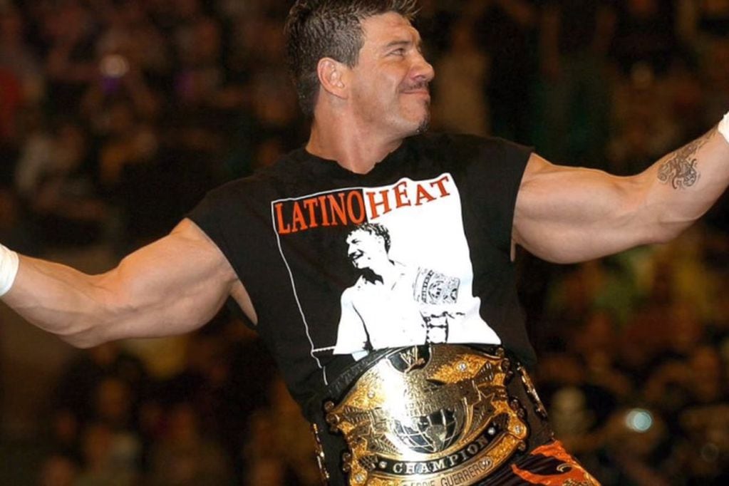Eddie, el calor latino, con su campeonato de la WWE en 2004.
