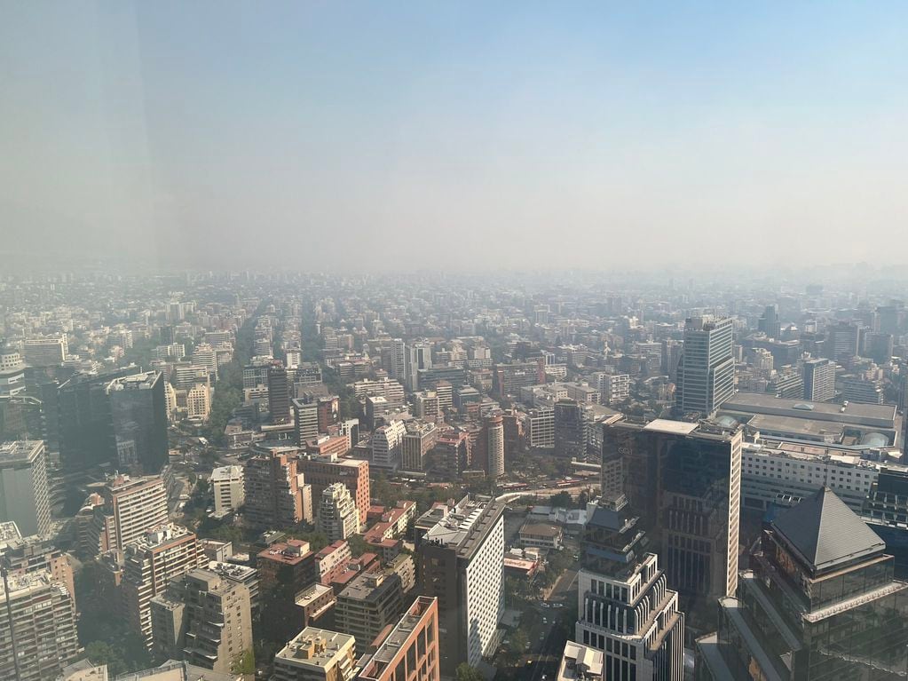 El humo en el centro de Santiago / Foto de Juan A. Somavia.