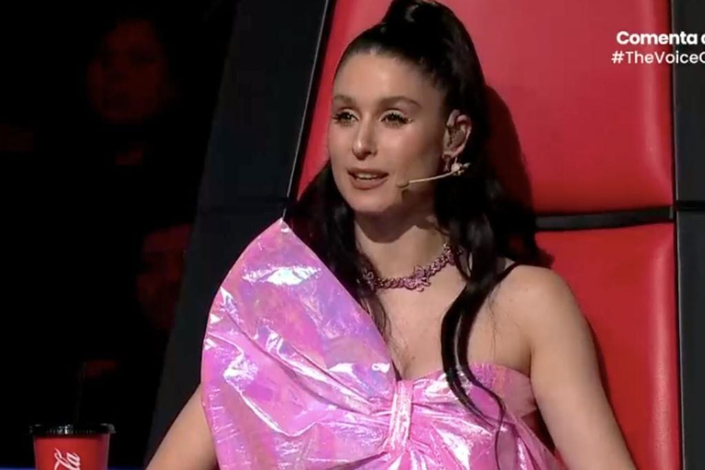 Vestimenta de Fran Valenzuela no pasó desapercibida entre los fanáticos y fanáticas de The Voice Chile.