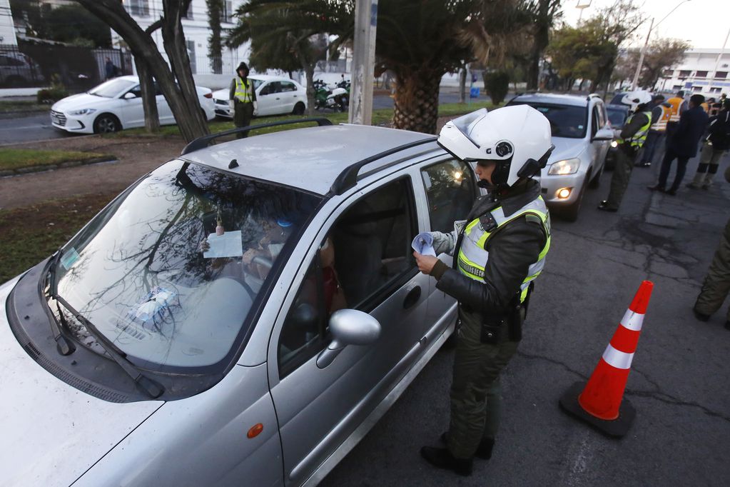 Restricción vehicular: revisa los dígitos que no pueden circular este martes, 7 de mayo. Foto referencial Aton Chile.