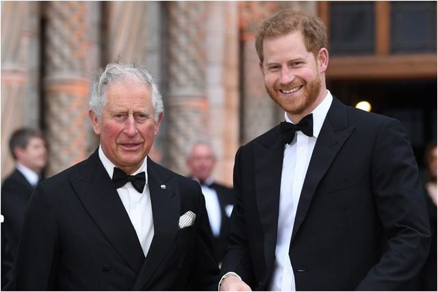 medio británico asegura que hay esperanza de que Harry vuelva a la monarquía