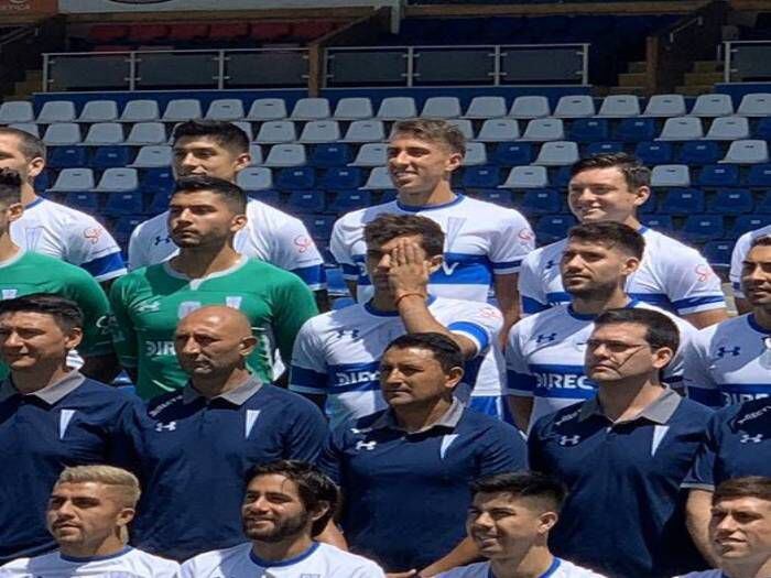 Saavedra desafió a la foto oficial con el ojo tapado