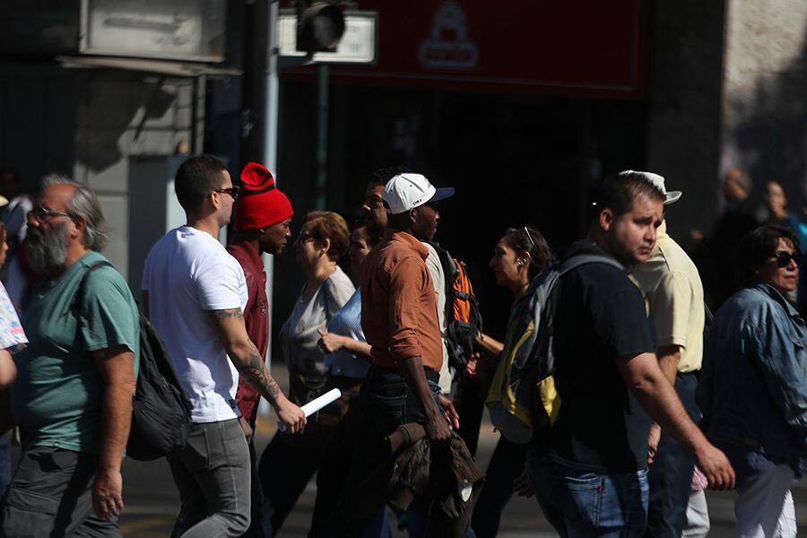 Estudio revela que el 54% de las familias inmigrantes viajan sin sus hijos a Chile