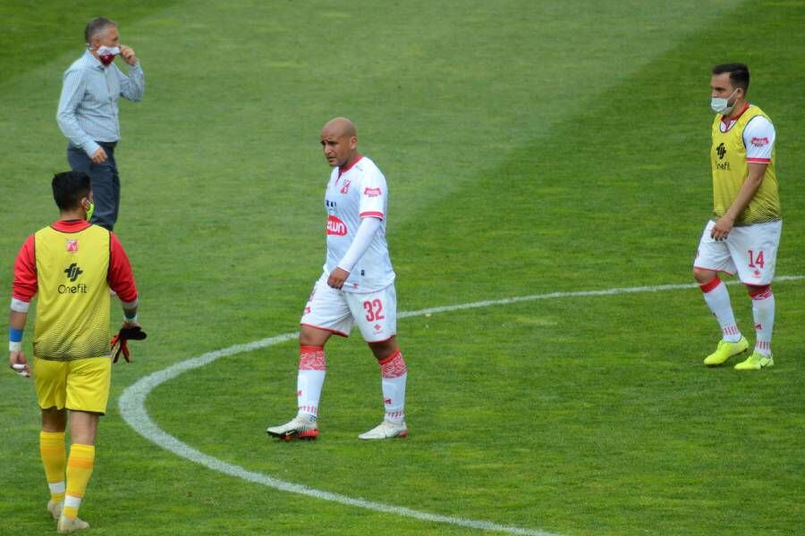 Por cuatro casos positivos: Deportes Valdivia no se presenta para jugar ante Cobreloa