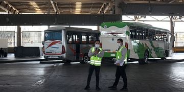 Autoridades supervisaron implementacion sanitaria de buses en Terminal San Borja.