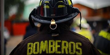 Dos personas fallecieron tras explosión en local de comida en Conchalí