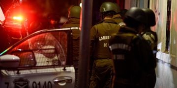 POLICIAL CARABINEROS OPERATIVO NOCTURNO GOPE