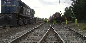 Tren atropelló a hombre ebrio que dormía al costado de línea férrea: está fuera de riesgo vital
