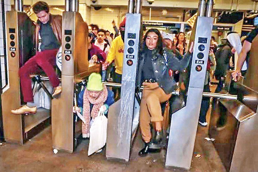 "Made in Chile": realizan masiva evasión en metro de Nueva York