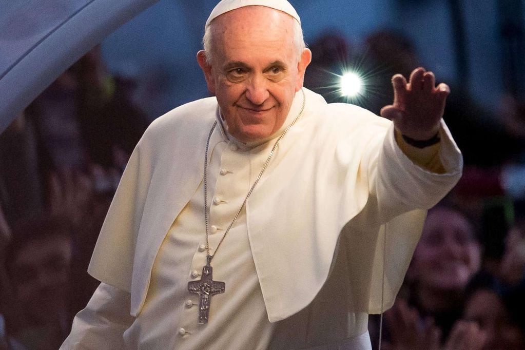 Papa Francisco realizó duro llamado: “No confundan la fiesta con el consumismo”