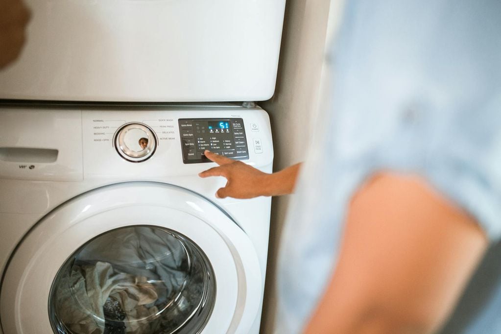 ¿Cuánto gastas en una ducha o en cada lavado de ropa? Enel revela los precios del consumo de electricidad en casa