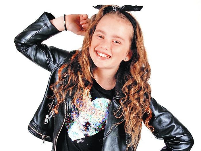 Giulia Inostroza se pegó el salto con un spot de muñecas en portugués