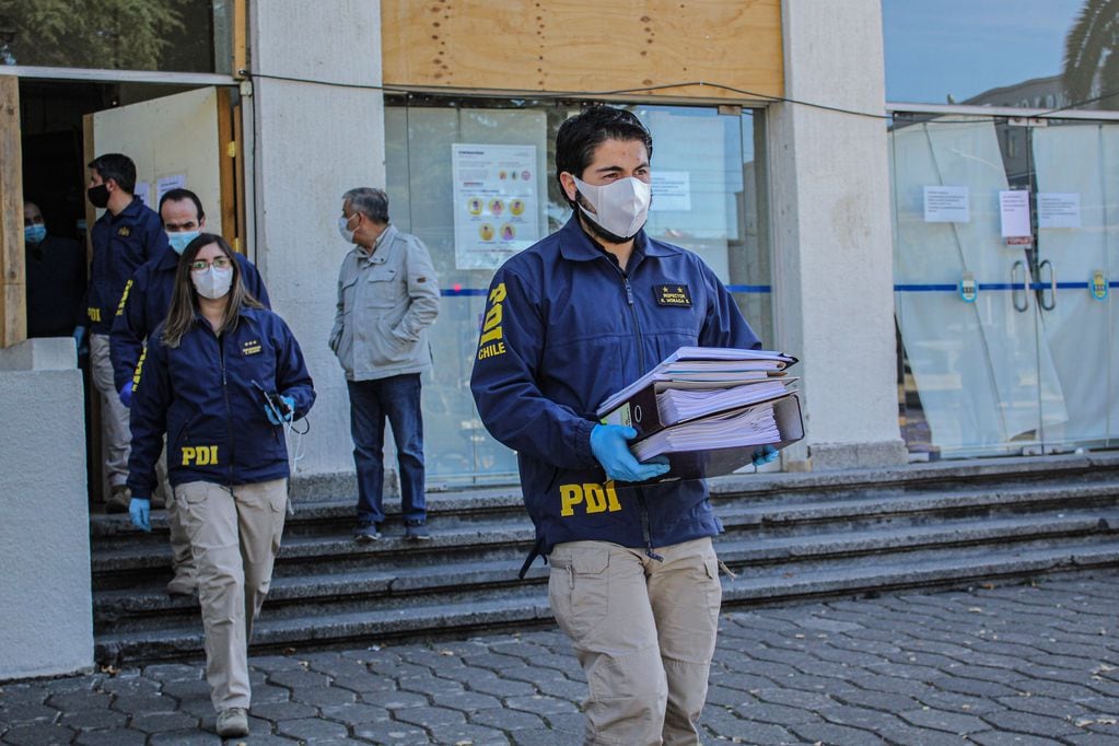06 DE MAYO 2020Policía de Investigaciones allanaron dependencias de la Municipalidad de Chillán por presunto caso de corrupción..FOTO : NICOLAS RIVEROS/ AGENCIAUNO