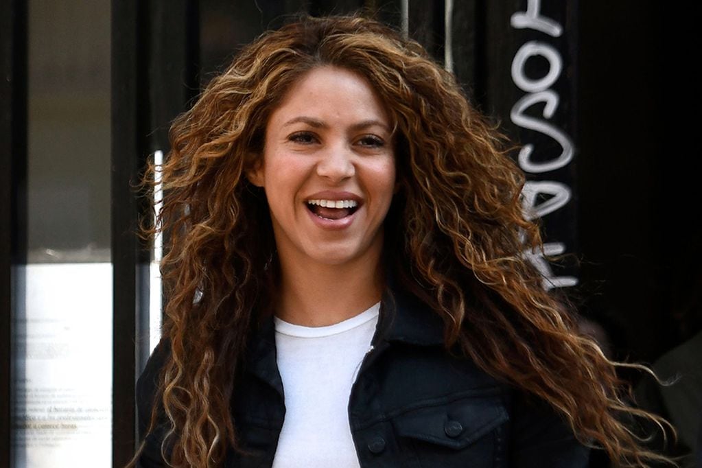 (FILES) In this file photo taken on March 27, 2019 Colombian singer Shakira leaves a court in Madrid on March 27, 2019. Two years ago Shakira lost her "identity": her voice went out and she thought she could not sing again. "It was the blackest moment of my life," says the Colombian star, already fully recovered, in an interview with the AFP. / AFP / OSCAR DEL POZO / TO GO WITH AFP INTERVIEW by DANIEL BOSQUE

