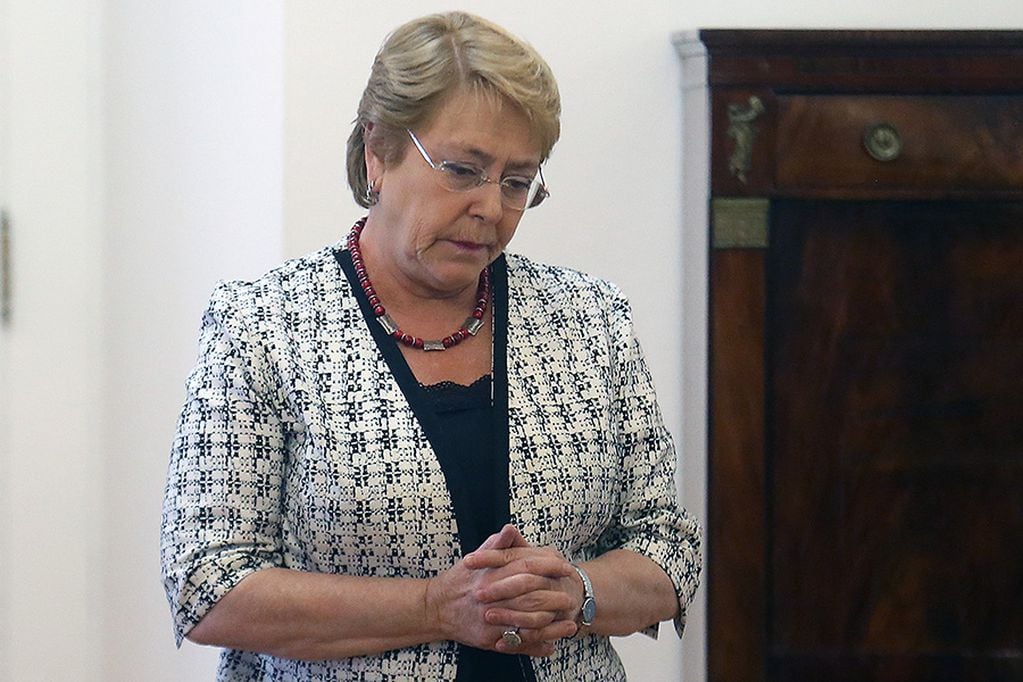 14 de Diciembre de 2017/SANTIAGO 
La Presidenta de la República, Michelle Bachelet, se reúne en audiencia a ex presidente de Uruguay,Pepe Mujica. 
FOTO:CRISTOBAL ESCOBAR/AGENCIAUNO