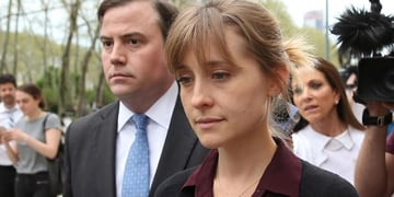 Allison Mack de serie “Smallville” salió de prisión tras cumplir condena por tráfico sexual