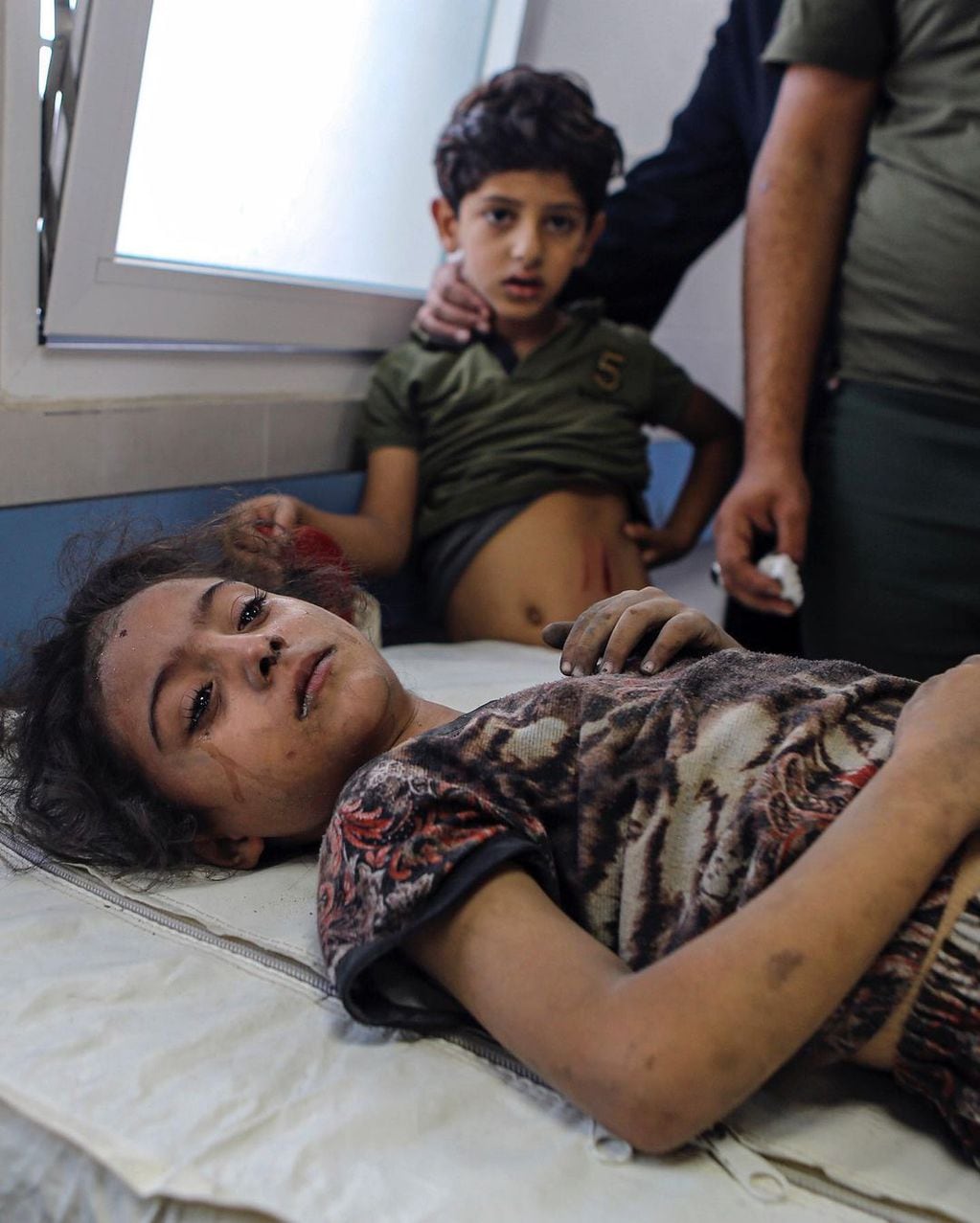 Los dramáticos registros del ataque de misil contra hospital en Gaza.