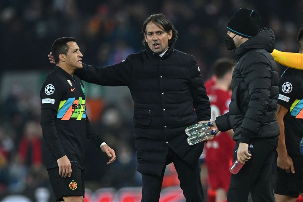 Inzaghi aseguró Sánchez regresó a Italia lesionado.