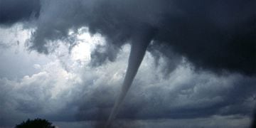 Anuncian alerta meteorológica para la región de Los Lagos por posibles tornados y trombas marinas