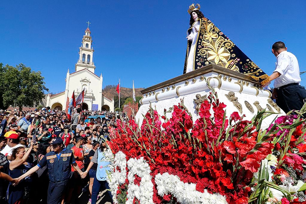 08 DE DICIEMBRE DE 2019/CASABLANCA
Imagen de la Virgen peregrina, en el marco de la peregrinacion al Santuario de Lo Vasquez, por el día de la Inmaculada Concepcion de Maria.
FOTO: LEONARDO RUBILAR CHANDIA/AGENCIAUNO