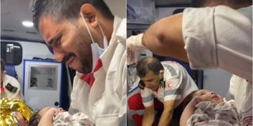 Gaza: el emotivo video de paramédico que rompe en llanto al rescatar a bebé