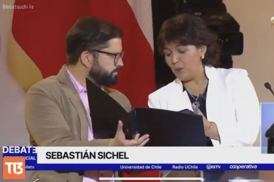 Los mejores memes que dejó el #DebateUChile