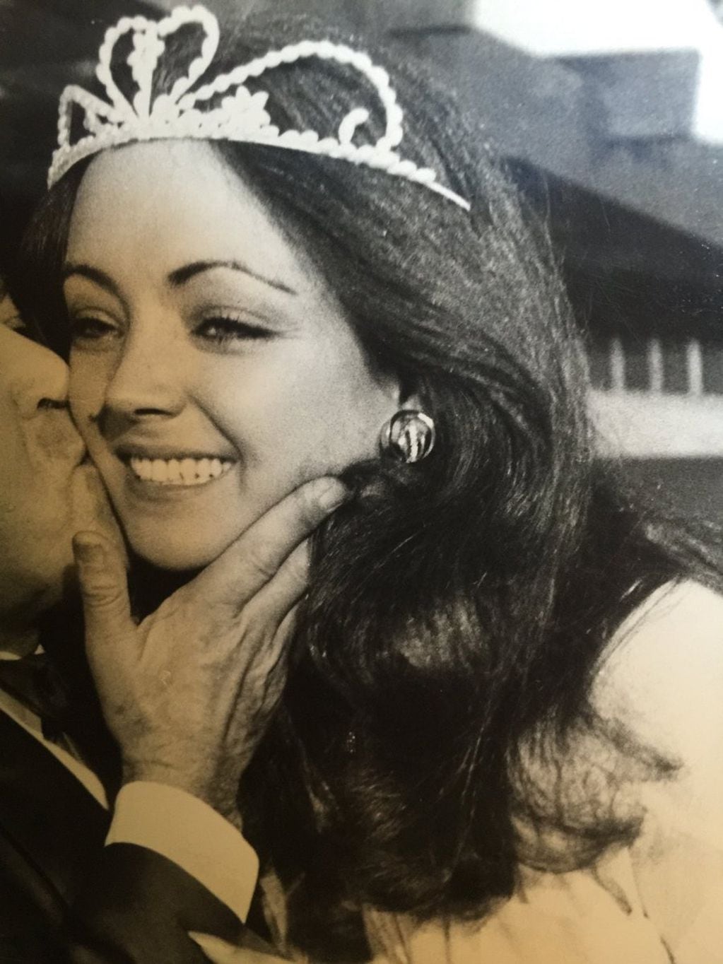 María Graciela Gómez con su corona de Reina del Festival de Viña del Mar.