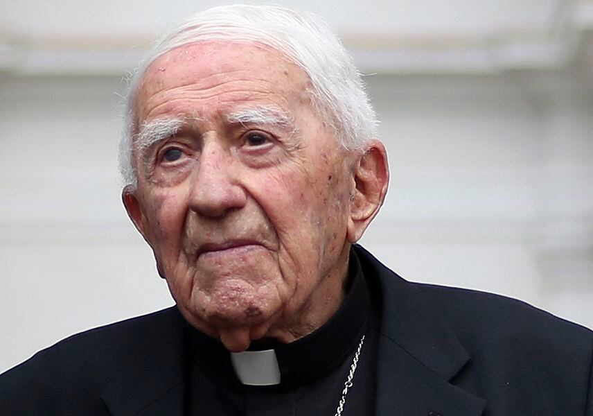 Presidente de la República recibe su tio Monseñor Bernardino Piñera