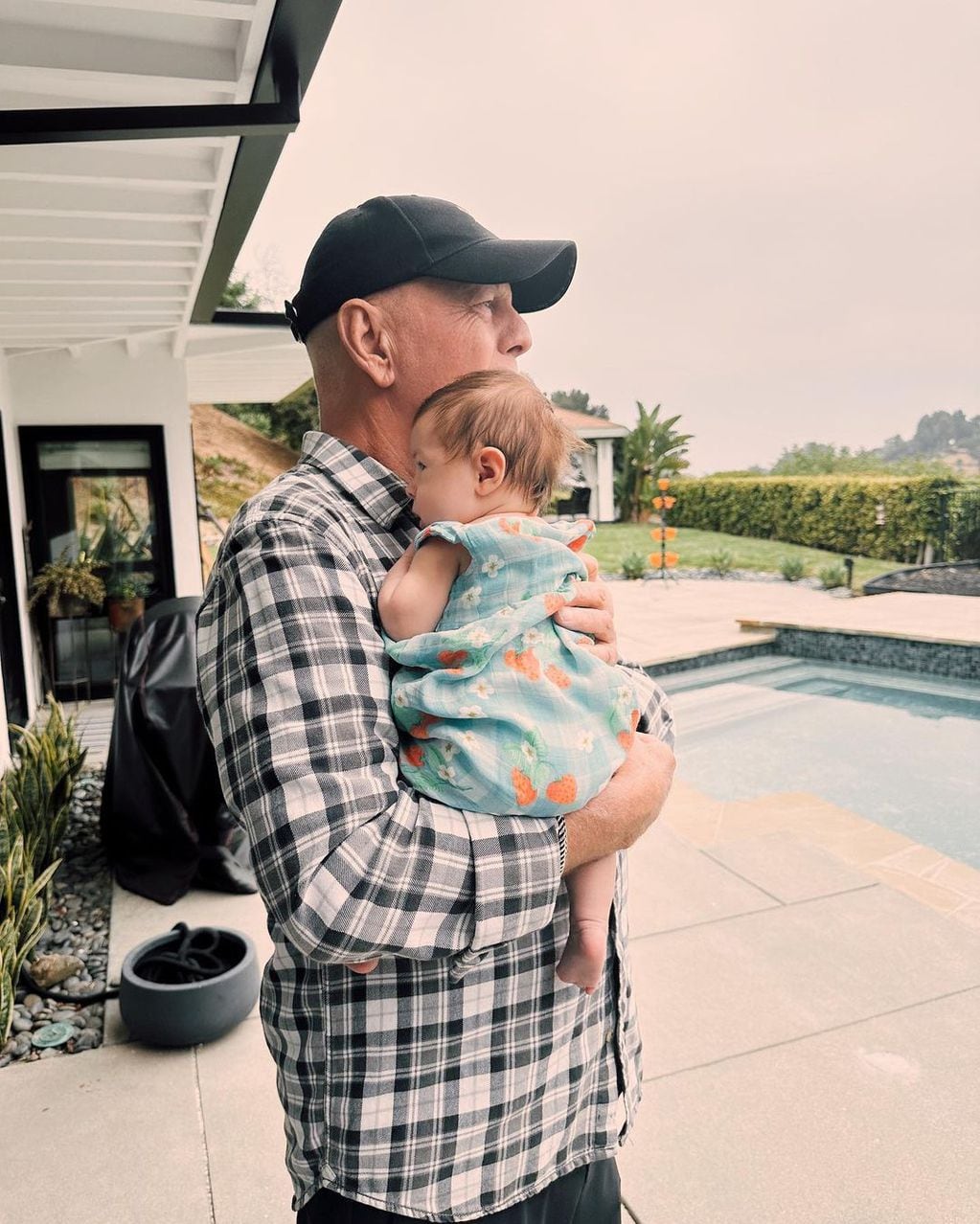 Las emotivas fotos de Bruce Willis junto a su hija mayor Rumer y su primera nieta