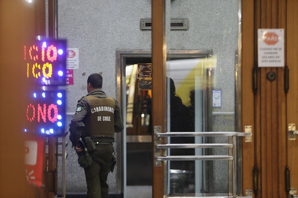 21.09.2019 Dos ascensores caen por causas que se desconocen en el centro de Santiago en calle agustinas 972: ESTEBAN GALINDO FAGETT/LA CUARTA