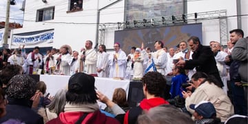 Curas argentinos se unen en una misa y critican a Milei por tratar de “zurdo asqueroso” al papa Francisco
