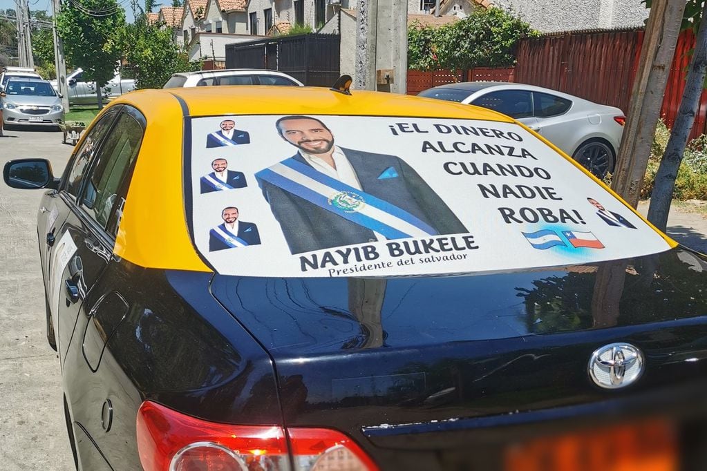 “No me subo ni ca…”: El “taxi Bukele” chileno que despertó críticas en redes sociales