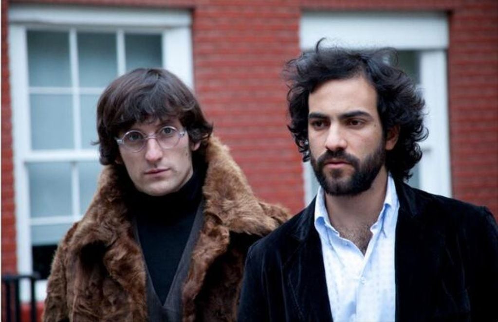 Urzúa y Cañas cuando interpretaron a The Beatles.