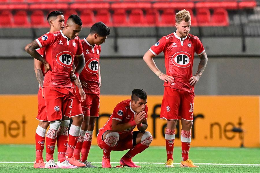 Unión La Calera recibe millonaria multa por incumplir protocolos sanitarios