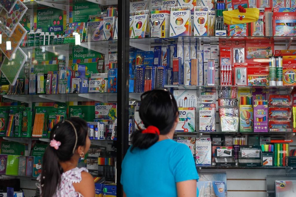 Conoce los descuentos para comprar útiles escolares. Foto: Agencia Uno.