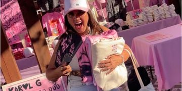 Pamela Leiva se gastó 300 lucas en mercadería oficial de Karol G