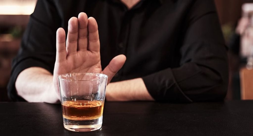 A esta edad debes dejar el alcohol para cuidar tu cerebro. Foto: referencial.