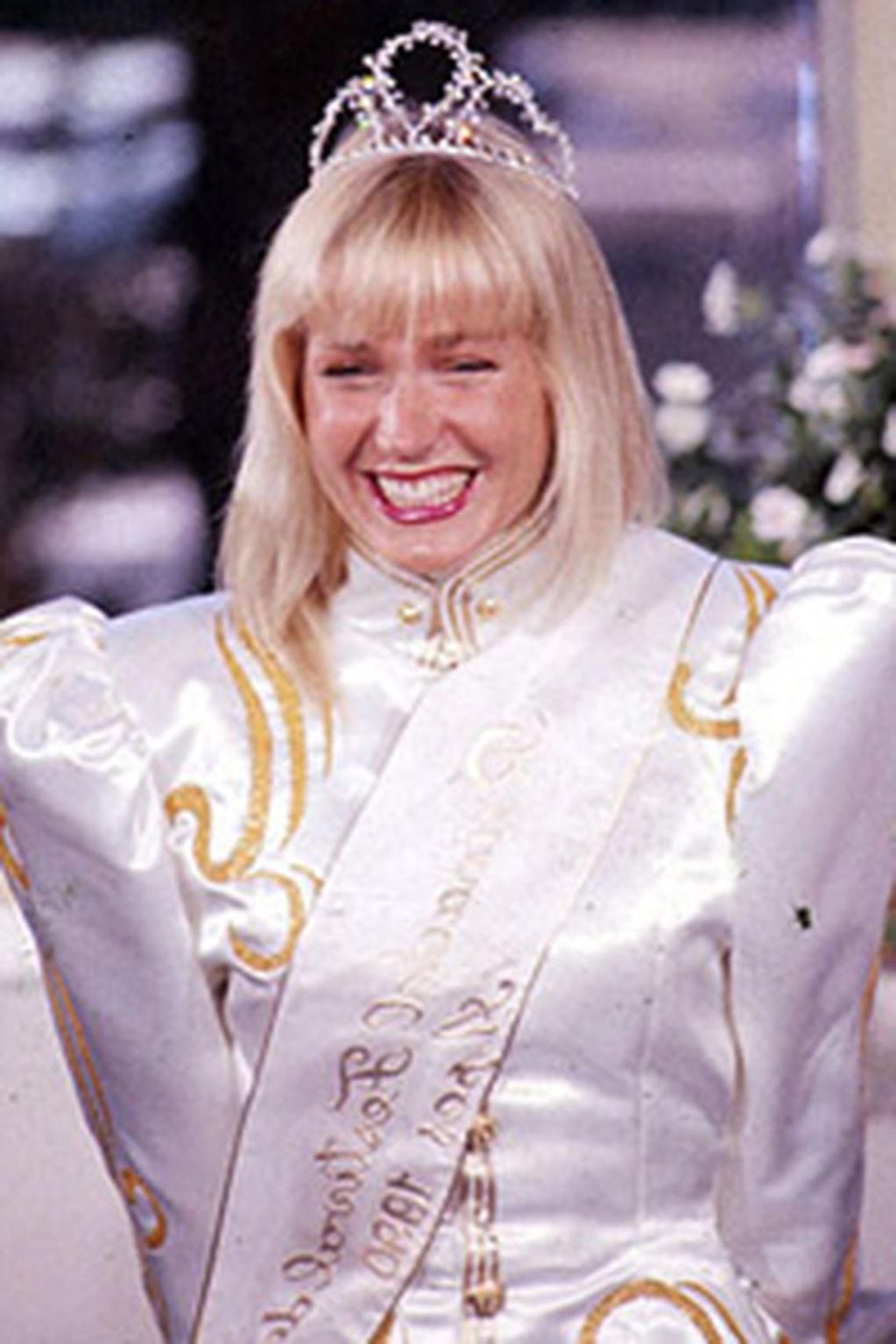 Xuxa coronada como Reina del Festival de Viña del Mar en 1990.