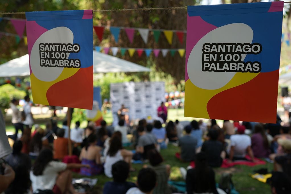 Segunda versión de la Feria de la Creatividad y las Letras organizada por Santiago en 100 palabras