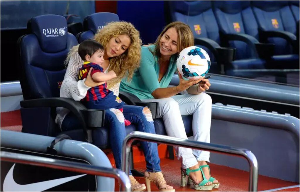 Montserrat Bernabeu, Shakira y Milán.