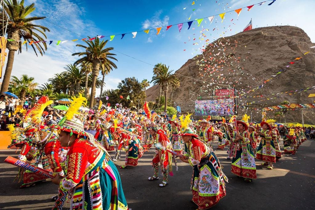 “¿Por qué cresta TVN no lo trasmite?”: chilenos reclaman por poca cobertura del Carnaval de Arica. Foto: Arica Fuerza del Sol.