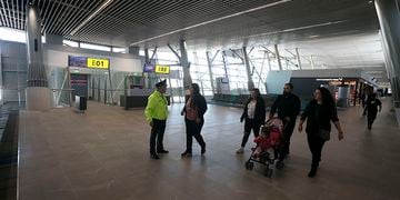 Autoridades inauguran el espig—n ÒEÓ del Aeropuerto Arturo Merino Ben’tez