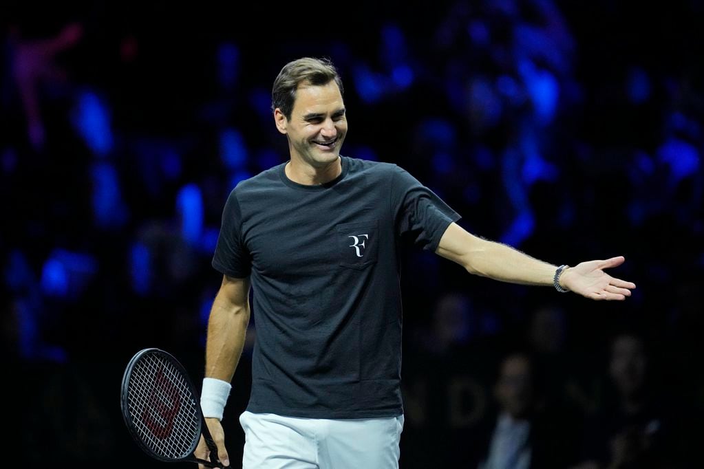 Roger Federer sorprende y asegura que no extraña jugar tenis: esto fue lo que dijo. Foto: AP/Kin Cheung