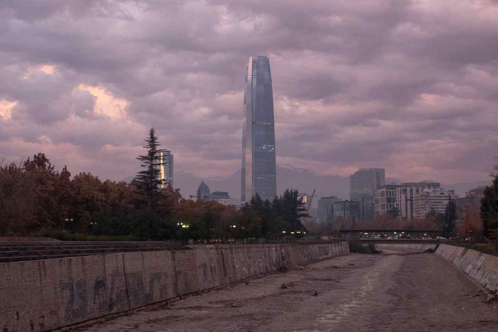 Revisa el pronóstico del tiempo para Santiago. /Foto: AgenciaUno.